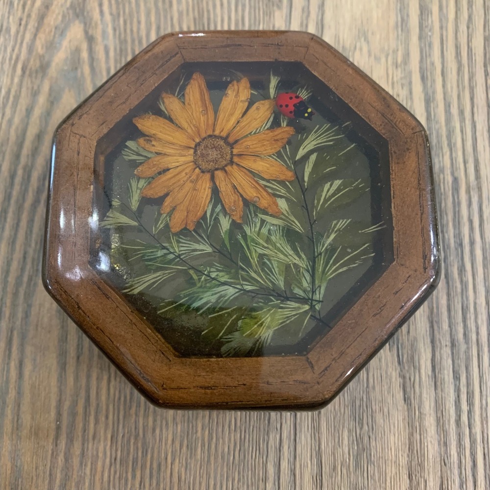 VTG 1977 Design Gifts Octagon Wood Trinket Box Resin Dried Flower Ladybug USA
